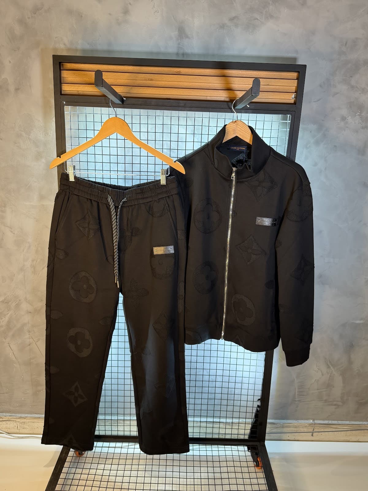 Conjunto LV Importado - Imagem 2