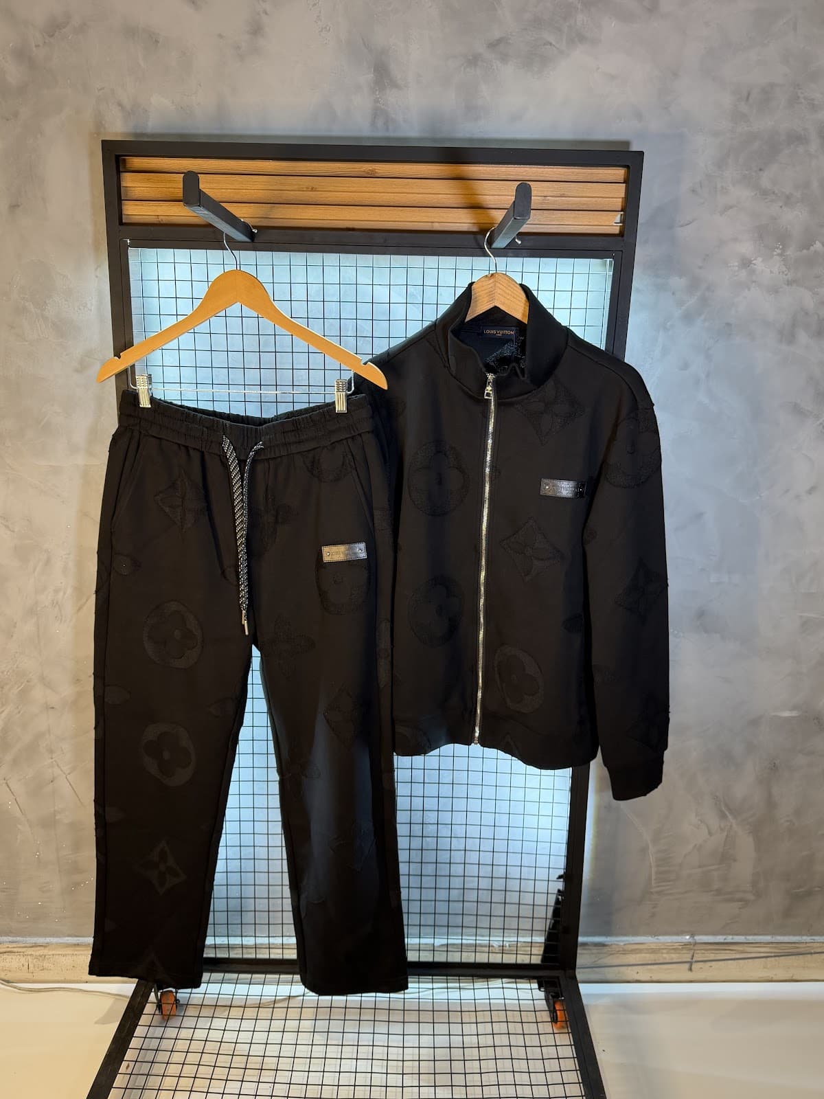 Conjunto LV Importado - 1