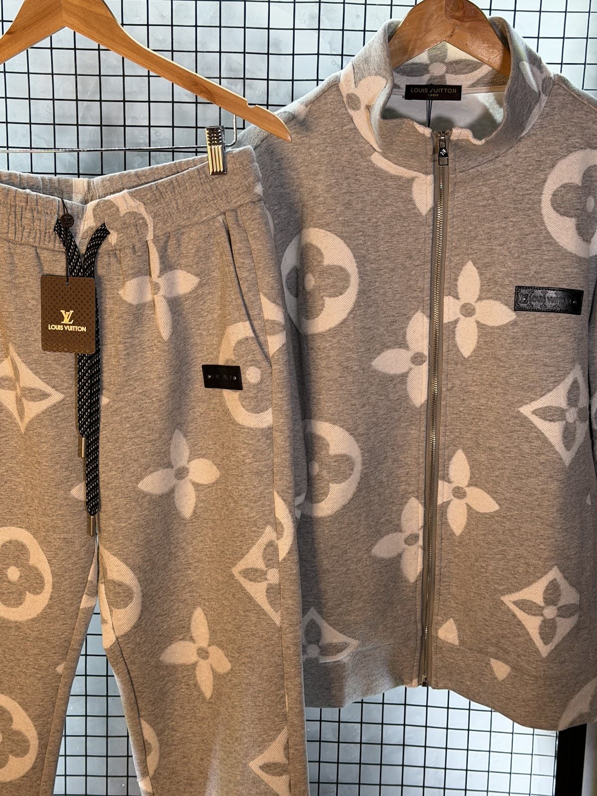 Conjunto LV Importado - Imagem 2