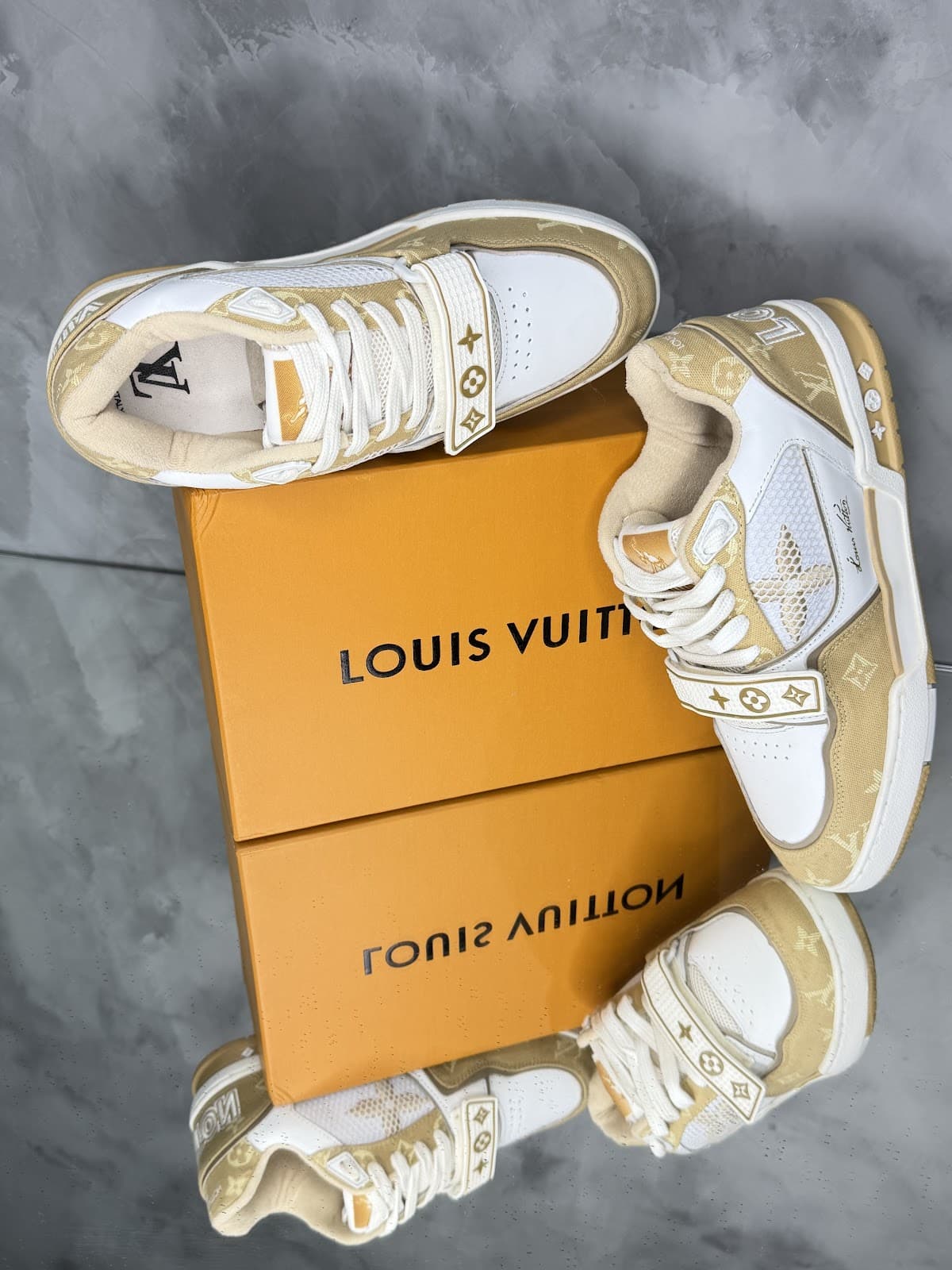 Tênis LV  - 1