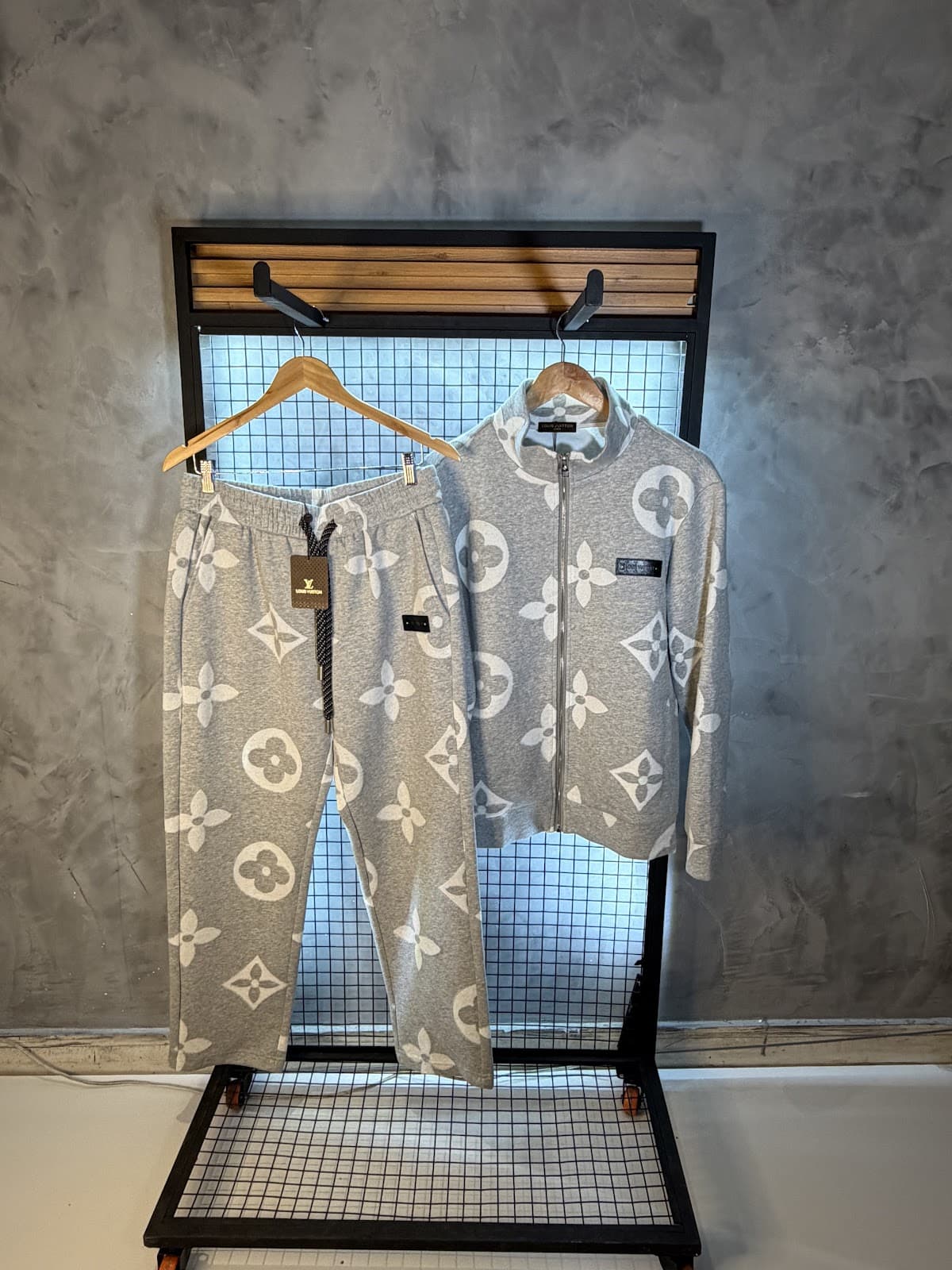 Conjunto LV Importado - Imagem 3