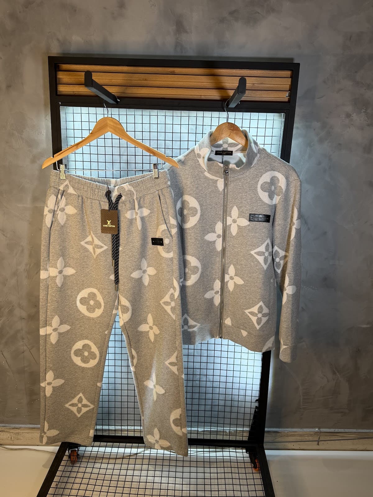 Conjunto LV Importado - 1